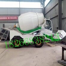 湖北安陸濰柴4108水冷增壓發(fā)動(dòng)機(jī)自上料攪拌車(chē) 混凝土攪拌車(chē)