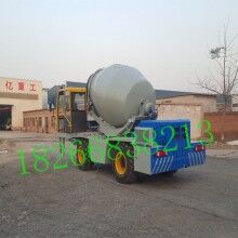 湖北洪湖 自上料攪拌運(yùn)輸車(chē)價(jià)格 自上料攪拌運(yùn)輸車(chē)