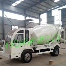 移動(dòng)式攪拌機(jī)臥式混凝土攪拌車 柴油動(dòng)力液壓上料